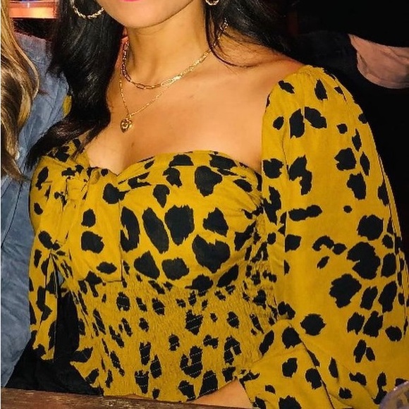 Yasmine tye front smocked leopard top - Picture 3 of 4